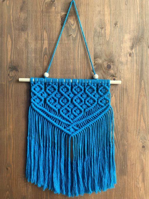 Décoration murale macramé bleu