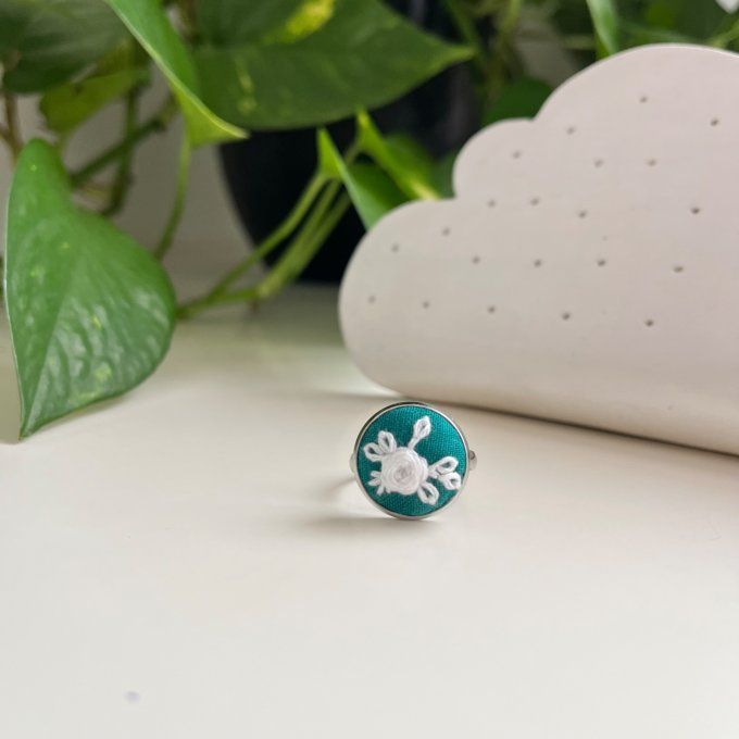 Bague broderie fleurs