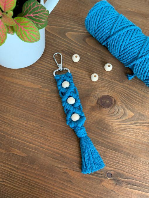 Porte clé en macramé et perles 
