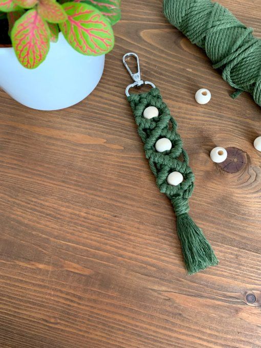 Porte clé en macramé et perles 