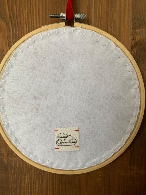 Tambour brodé arc-en-ciel, petit modèle  