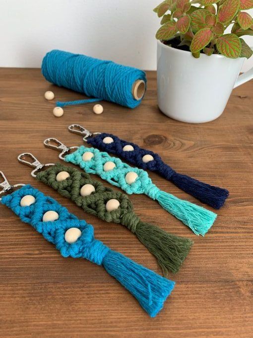 Porte clé macramé et perles bois