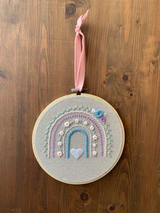 Broderie arc en ciel
