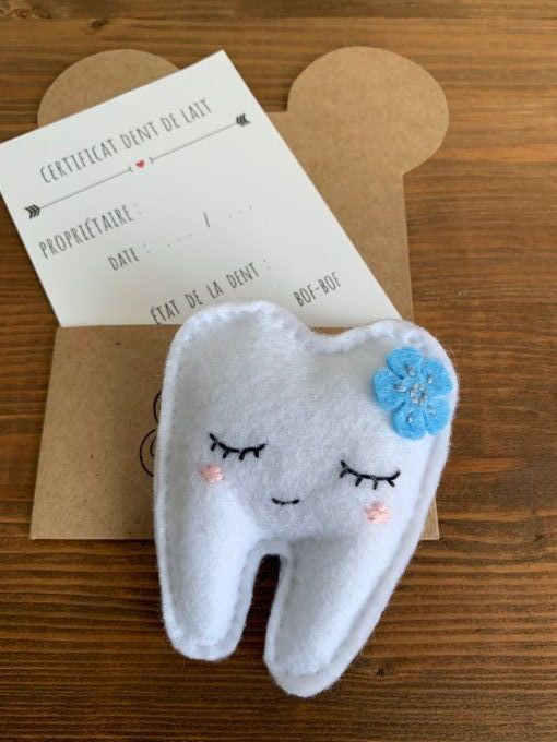 Pochette à dent "fleur" avec certificat  